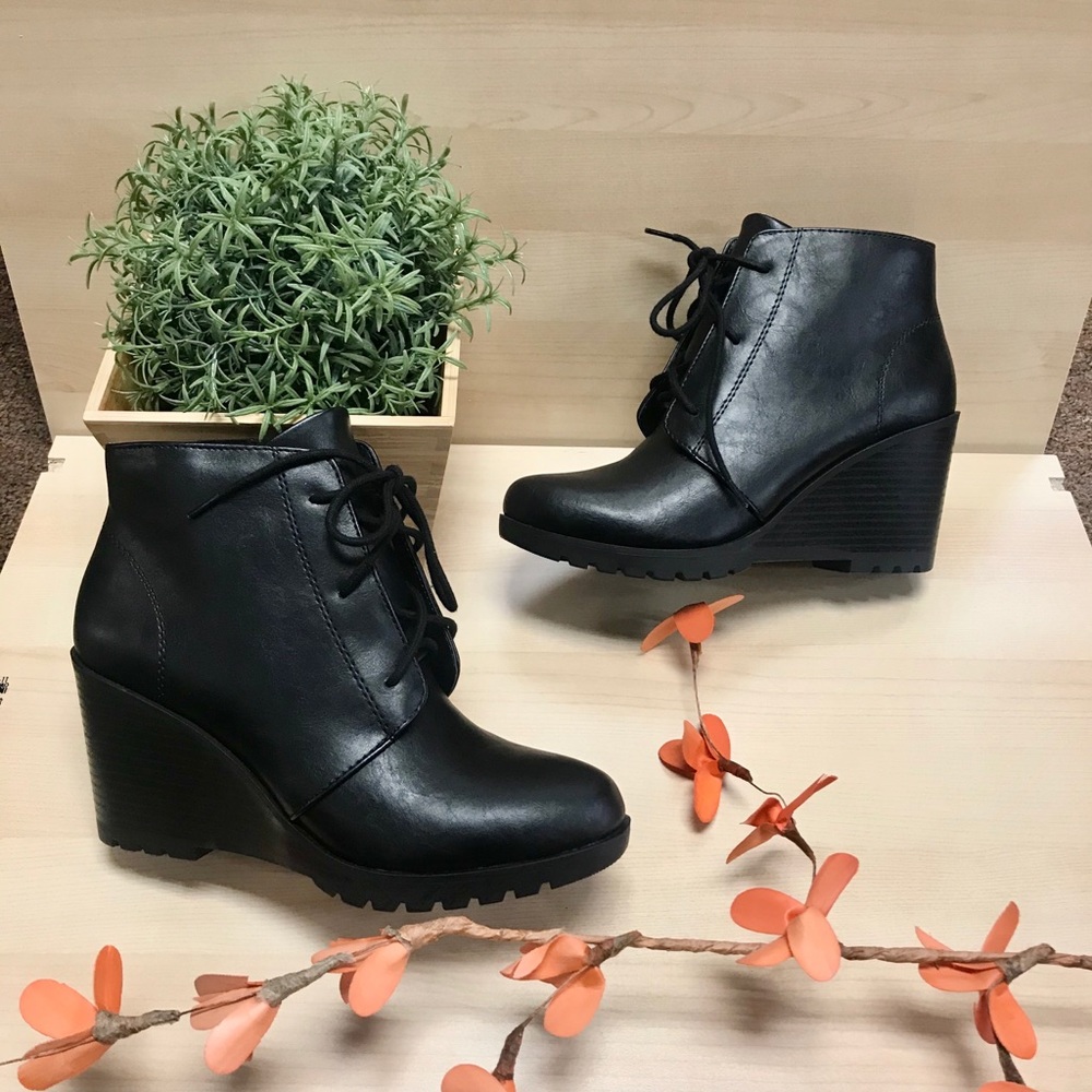Wedge ankle boots